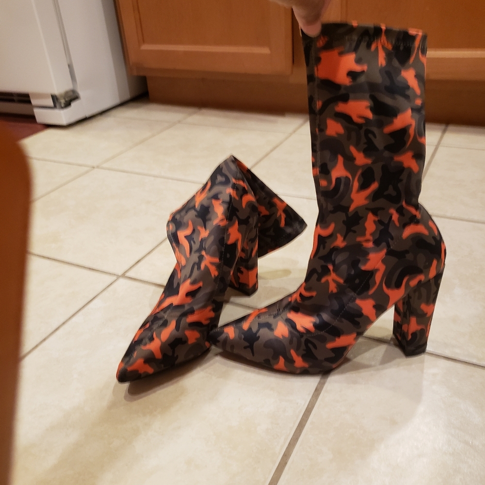 Fashionable Boots😊
